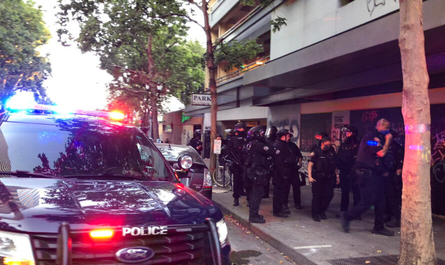 波特兰市中心发生枪击，二人被捕，一人受伤