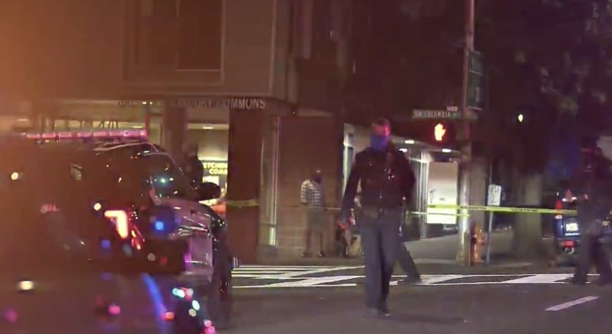 警察：男子在波特兰市中心砍两人
