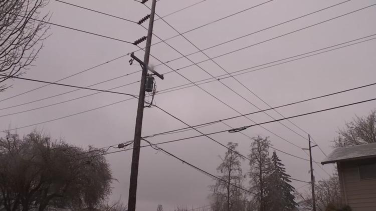 一些人还要等一个星期都没有电，大麻种植受损