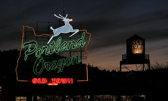 抗议者全部被“包饺子”，拎小鸡一样拘留逮捕