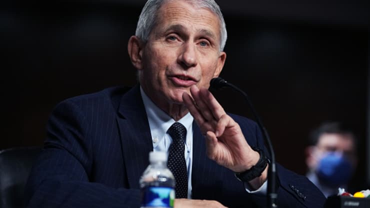 福奇：美国应不惜一切代价对抗 omicron ！