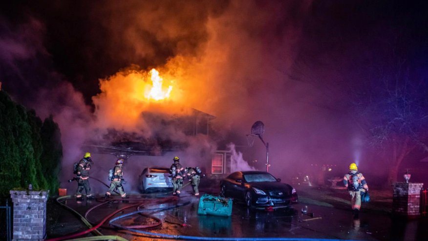 Troutdale火灾，一房屋倒塌，一只狗死亡