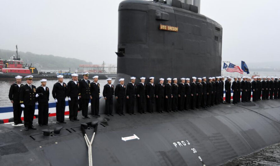 以俄勒冈州命名的潜艇下水，俄勒冈州州长出席仪式