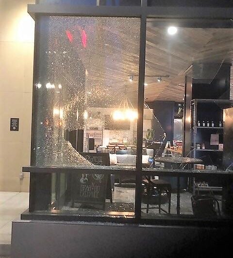 堕胎示威后，波特兰市中心企业又被砸