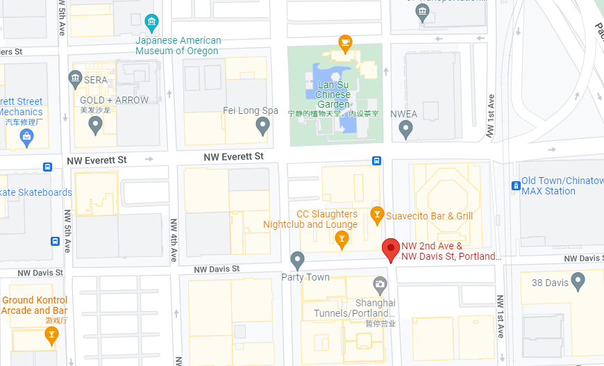 一人在市中心老城区被剌伤后被送往医院