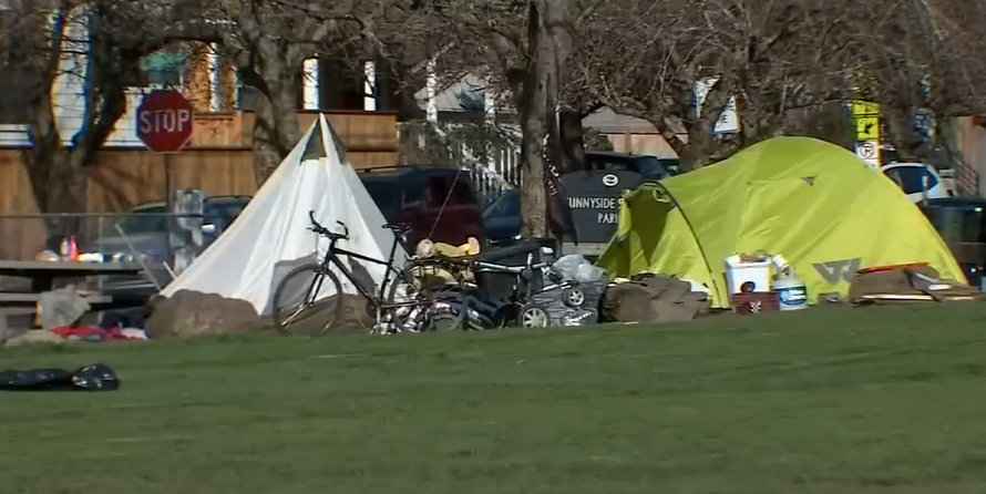 波特兰市长宣布禁止在学校沿途中露营！犯罪泛滥成灾！