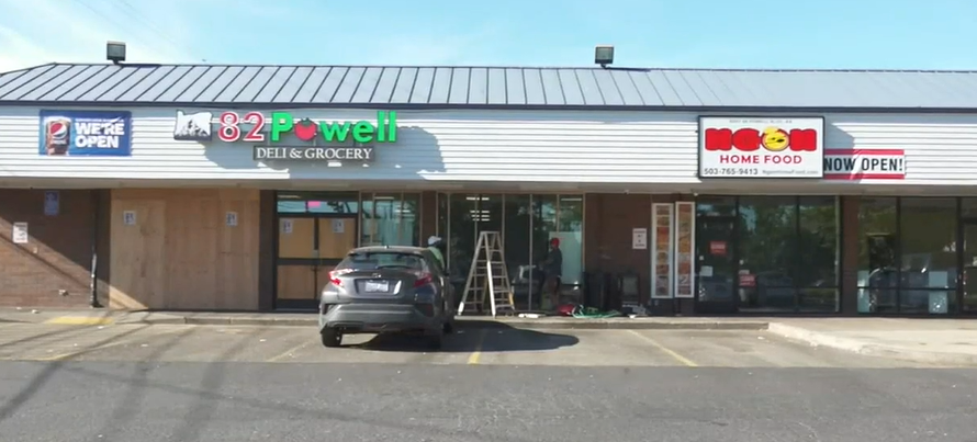 波特兰Powell 82街超市被连砸4次！钉板了！