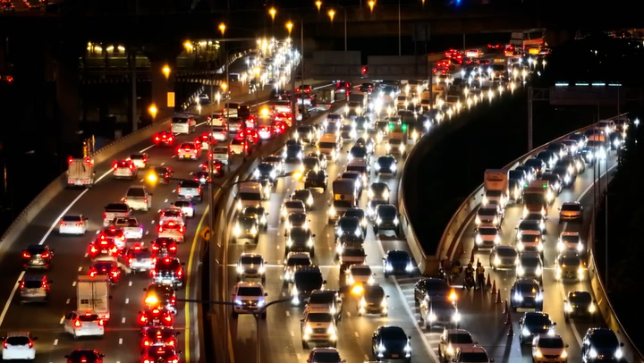 天气恶劣，感恩节后5500万人归途难，超2500航班延误