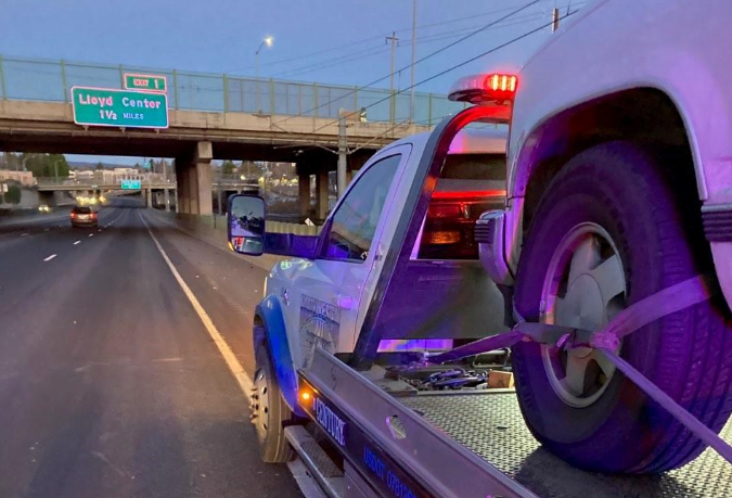 波特兰拖车撞拖车，肇事拖车找不到