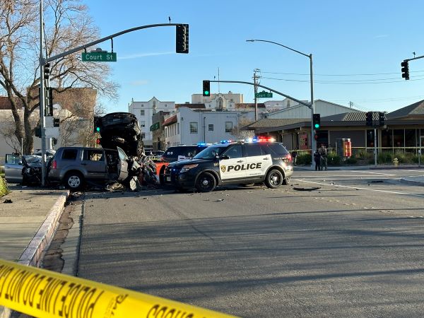 13岁盗车贼逃捕导致车祸，1死近12伤