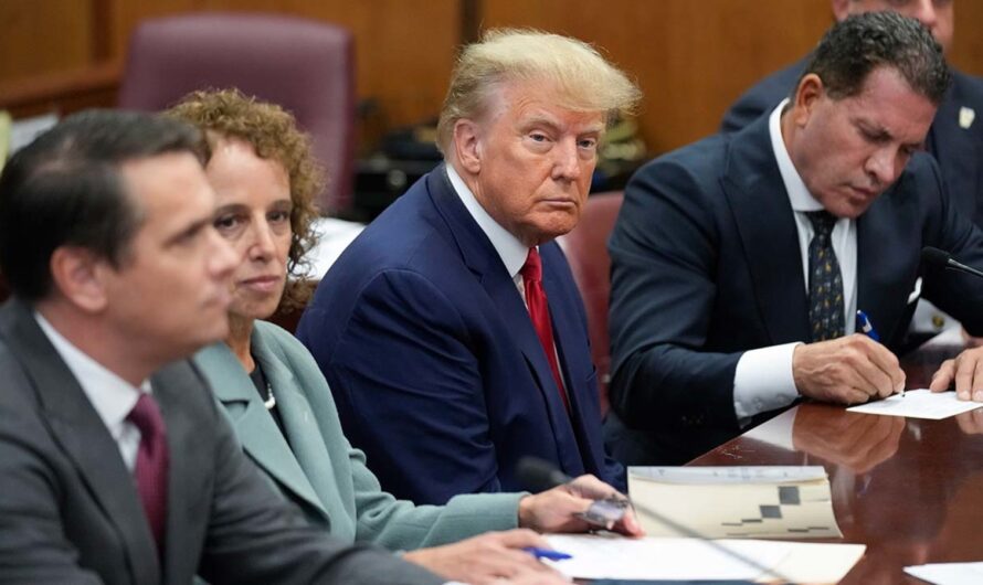 特朗普被指控34项重罪，最高可判136年