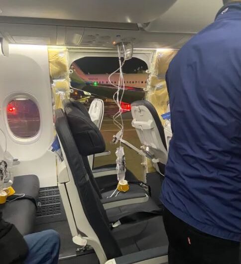 阿拉斯加和联合航空因波音飞机停飞而陷入困境