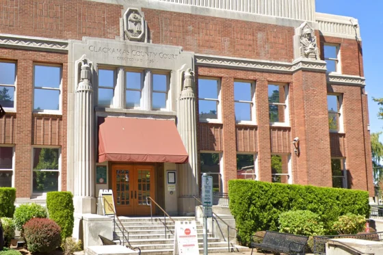 男子在过夜派对给四名12岁女孩下药，连自己女儿也下！细思极恐！