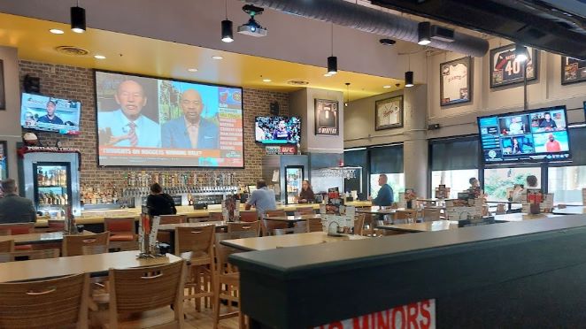 波特兰市中心的Buffalo Wild Wings关闭