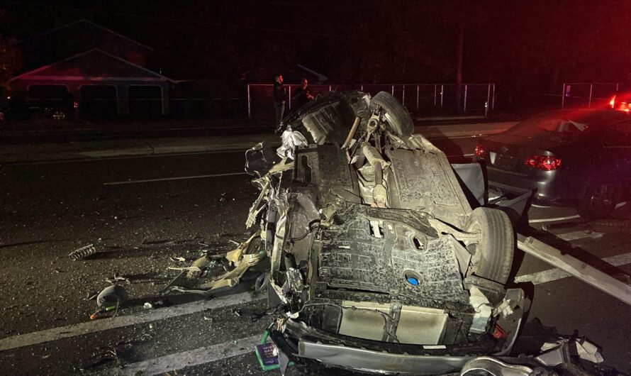 被盗车辆上的三名同校少年全部死亡