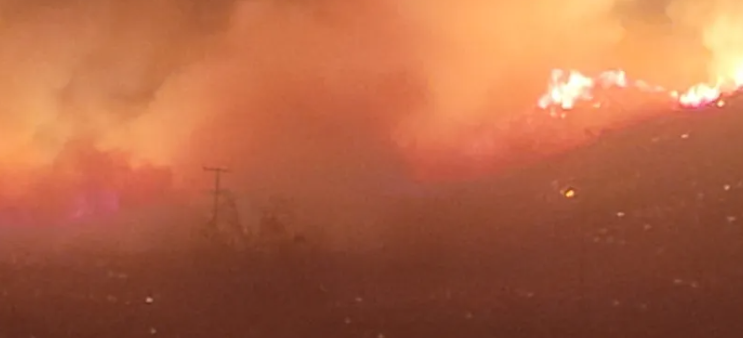 俄勒冈州山火肆虐蔓延，州长宣布紧急状态，激活《紧急火灾法案》！