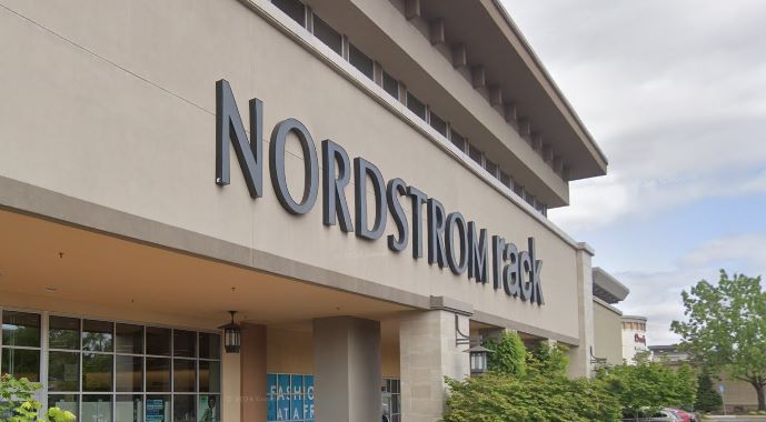 比弗顿警察在华盛顿购物广场附近击毙零元购