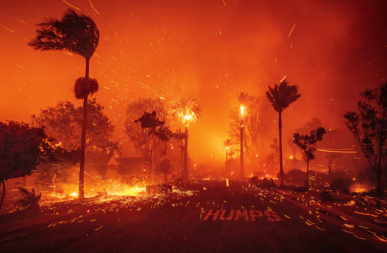 洛杉矶山火最新消息：近18万人接到撤离命令，5人死亡！