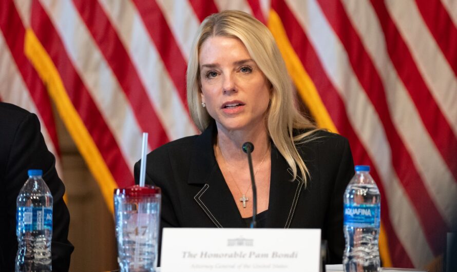 美国司法部长下令调查奥巴马政府！