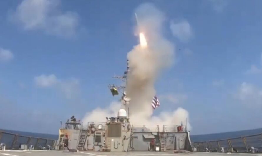 美以大规模袭击伊朗！特朗普说【哈梅内伊】和大量高级官员已死亡！